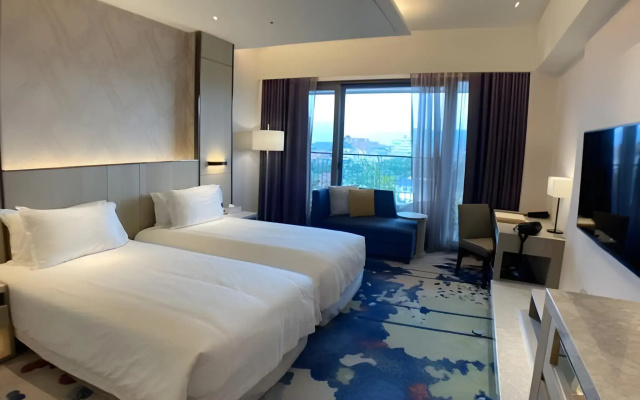 Fame Hall Garden Hotel
