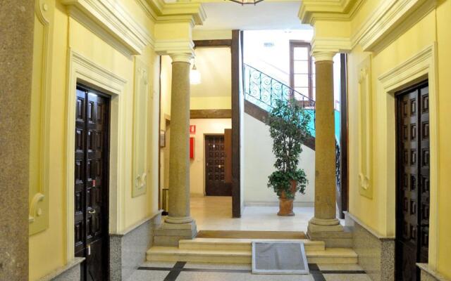 Отель Hostal Castilla II Puerta del Sol вид на фасад