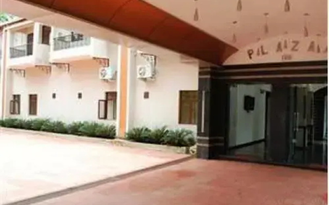 Plaza Inn