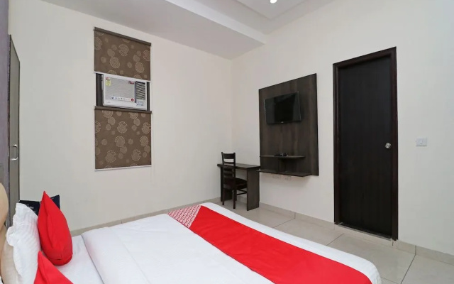 OYO 12472 Hotel Olive