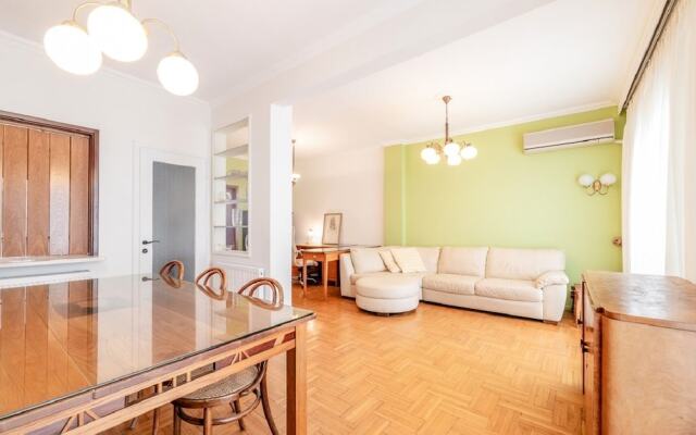 Отель Comfortable Classy Apartment In Thessaloniki Греция, Салоники - отзывы, цены и фото номеров - забронировать отель Comfortable Classy Apartment In Thessaloniki онлайн комната для гостей