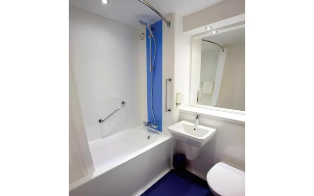 Travelodge Perth Broxden Junction