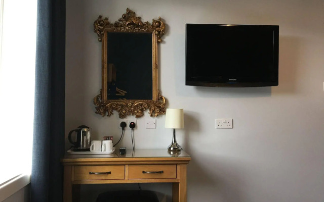 Applewood Hotel