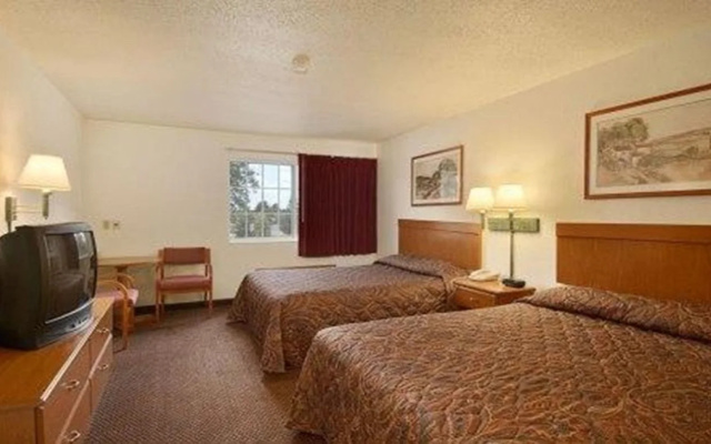 Wamego Inn and Suites