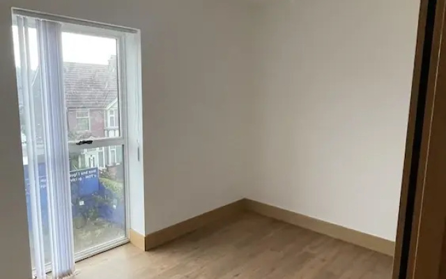 Exquisite Riverside Living in a Stunning Flat