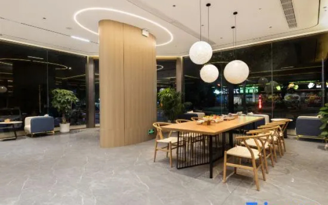 Zhihui Orange Hotel (Dongyang East Bus Station)