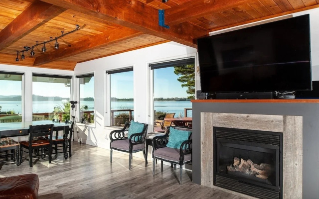 Heron 3 Br home by RedAwning