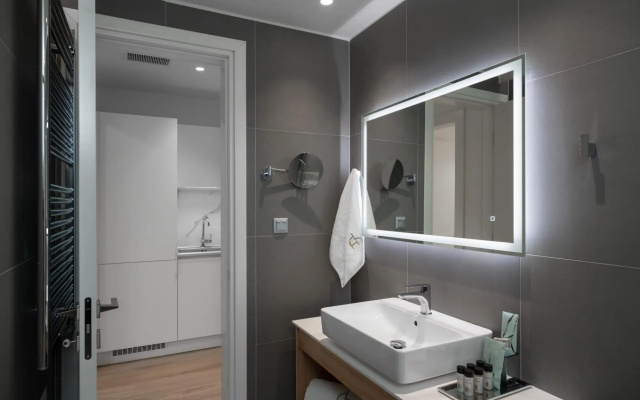 One Bedroom Apartment with Private Garden