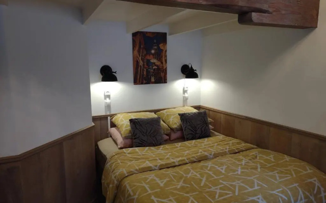 VRYE HEERLYKHEYD ( adults only ) studio 3
