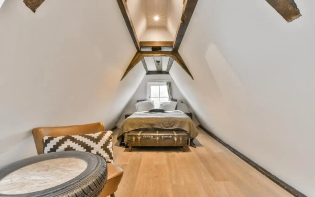 Herengracht Bed & Breakfast with canal view