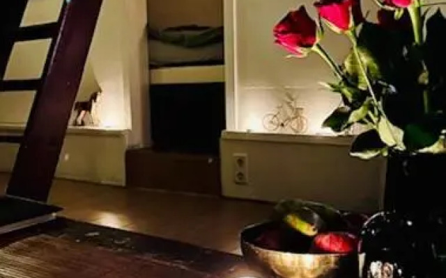 Romantic Houseboat