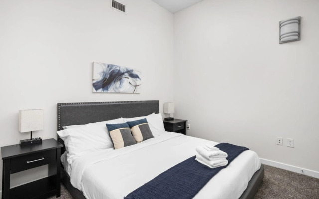 TWO CozySuites Apt w Skybridge Access 2