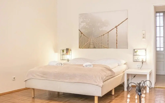 Cozy 1BR Long Stay Near Waldmullerpark