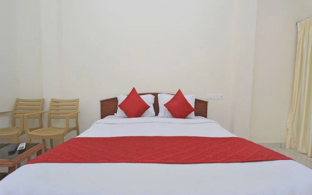 OYO Home 10777 Compact 2BHK