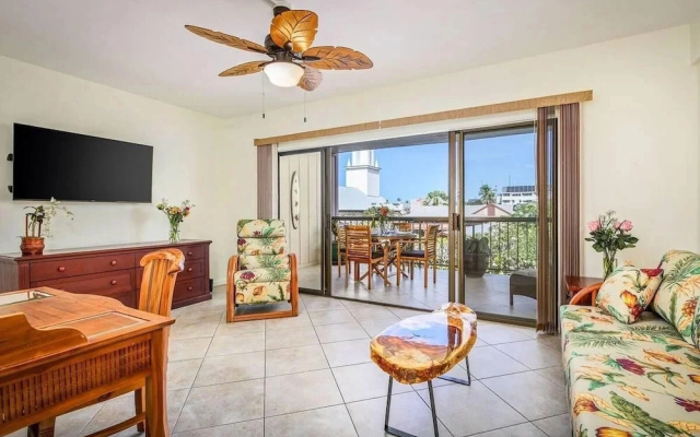 Kona Plaza#218