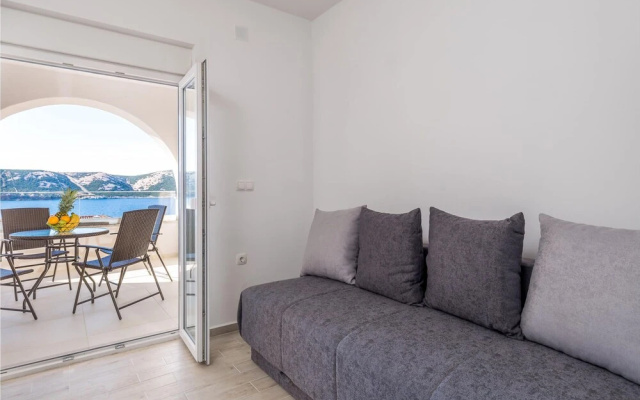Awesome Apartment in Stara Novalja With 1 Bedrooms and Wifi