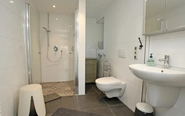 Luxuriose Ferienwohnung mit Terrasse, Wiek