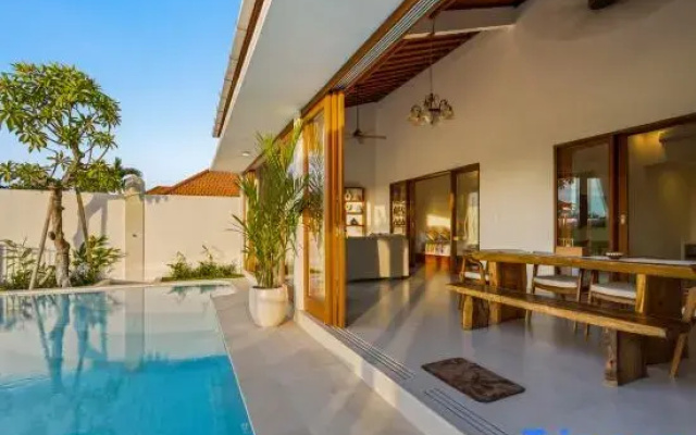 The R Villa Swantika