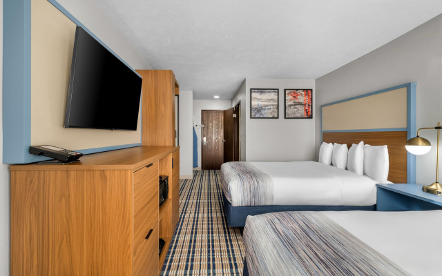 AmericInn by Wyndham Delafield-Waukesha-Milwaukee
