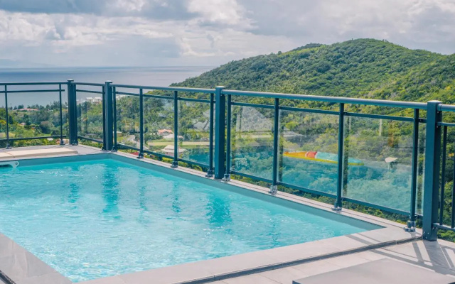 East Villa. Entre Terre, Ciel Et Mer.
