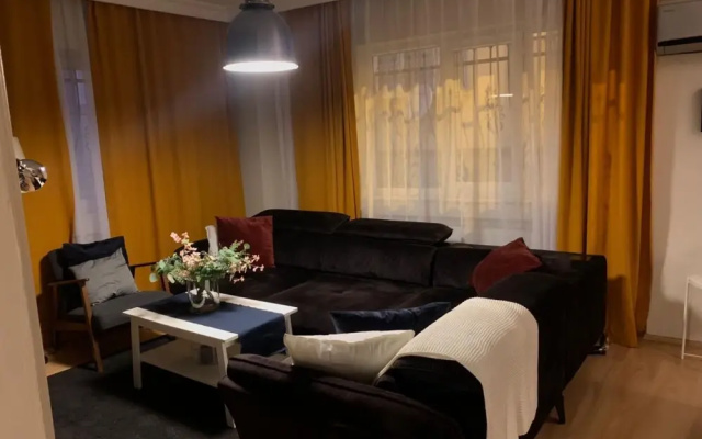 Central and Convenient Flat in Sisli