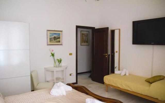 Happy Rooms in Easy House