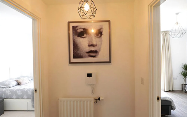Luxury Bath Riverside Apt Parking & Gym