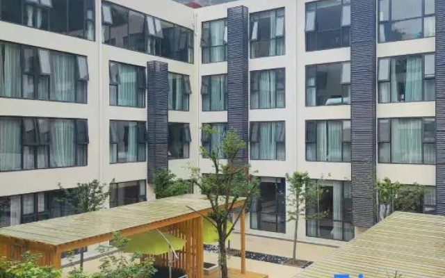 May Maple Forest House Hotel