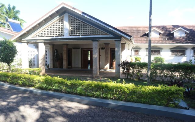 Отель Mohagany House вид на фасад