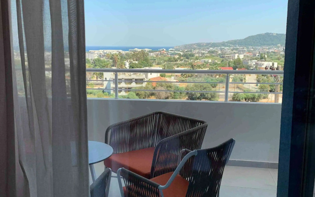 Mazoren Art Hotel