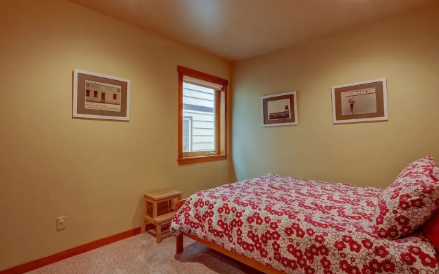 Three Rivers 3 Bedroom Home by RedAwning