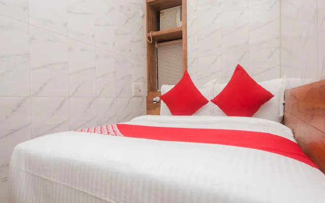 OYO 17202 Hotel Indore