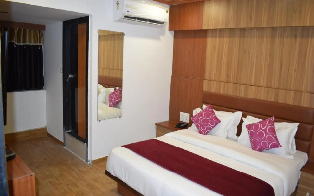 Hotel Palak Palace