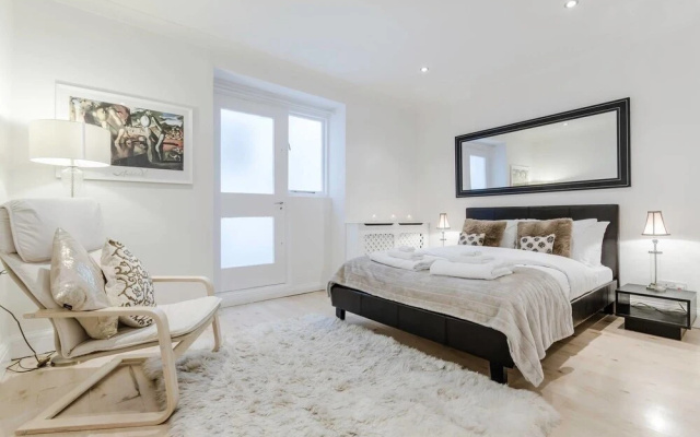 Lovely 1 Bedroom Home in Paddington W/patio