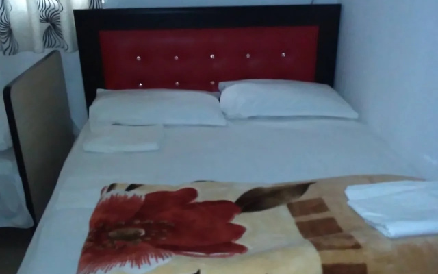 Hotel Flora