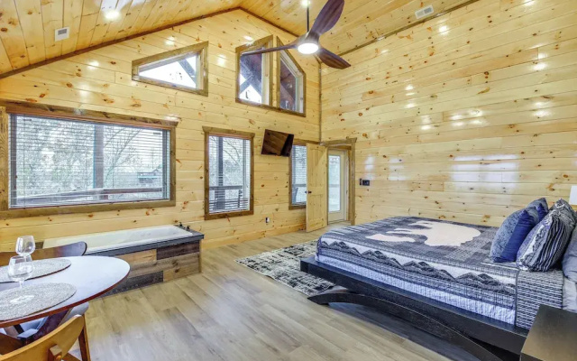 Hot Tub & Spectacular Views: Sevierville Cabin