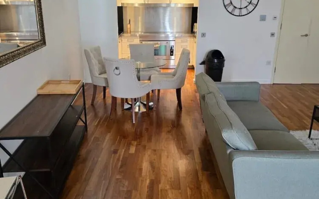 2 Bed Apartment Central London Canary Wharf