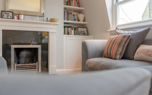 Stylish 1 Bedroom Penthouse Near Notting Hill
