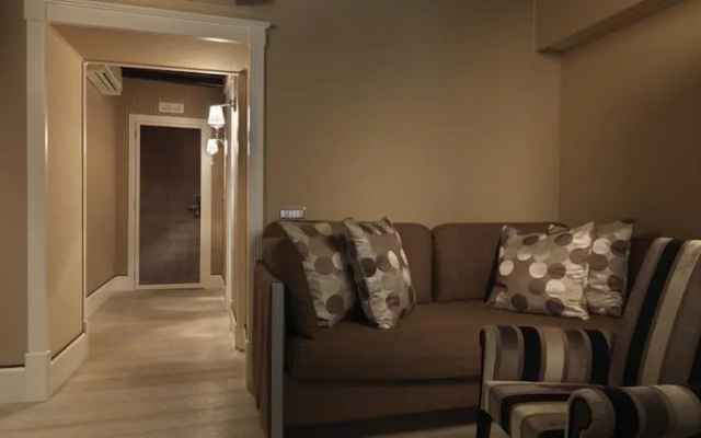 Silver Royal Suite