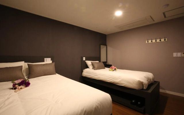 Step Inn Myeongdong 1