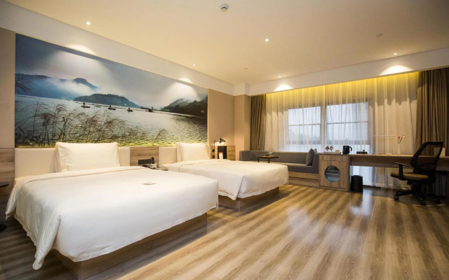Atour Hotel Hefei Binhu Weizhou Avenue
