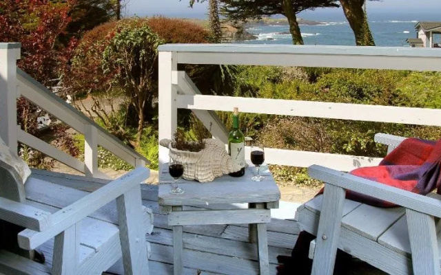 Agate Cove Inn