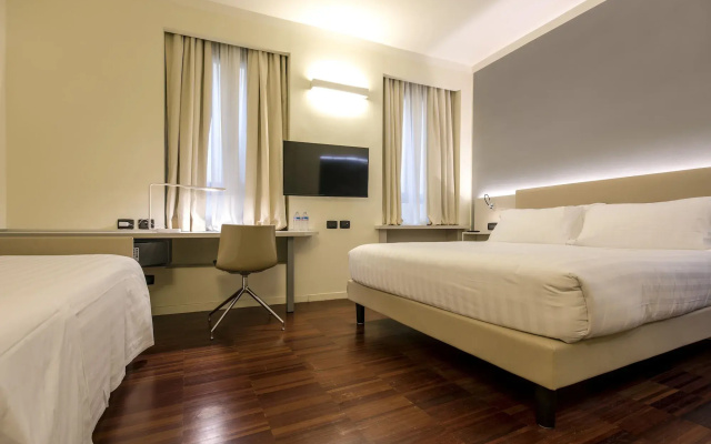 43 Station Hotel