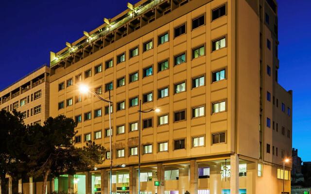 Отель ibis Styles Palermo President вид на фасад