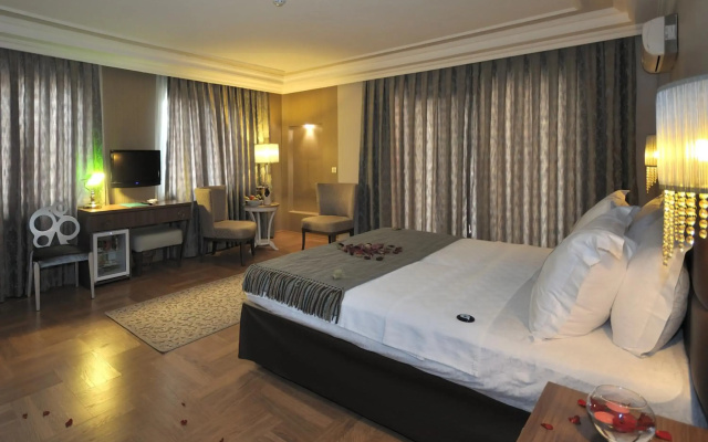 Grand Atakum Hotel