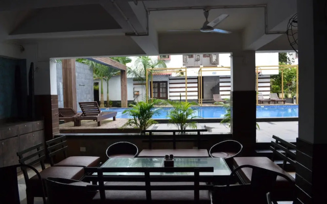Stay Simple Sunkissed Plaza Resort