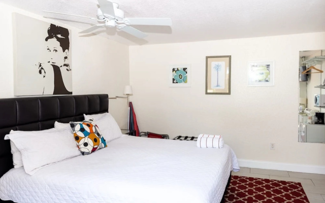 Las Olas Guesthouse at 15th Avenue