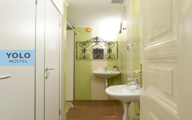 Yolo Hostel