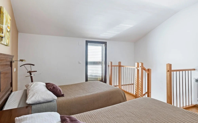 Modern Apartment in Gudar With Balcony