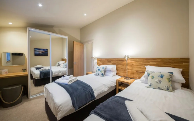 Tay Lodge, Sleep 6, Real log Stove, pet Friendly